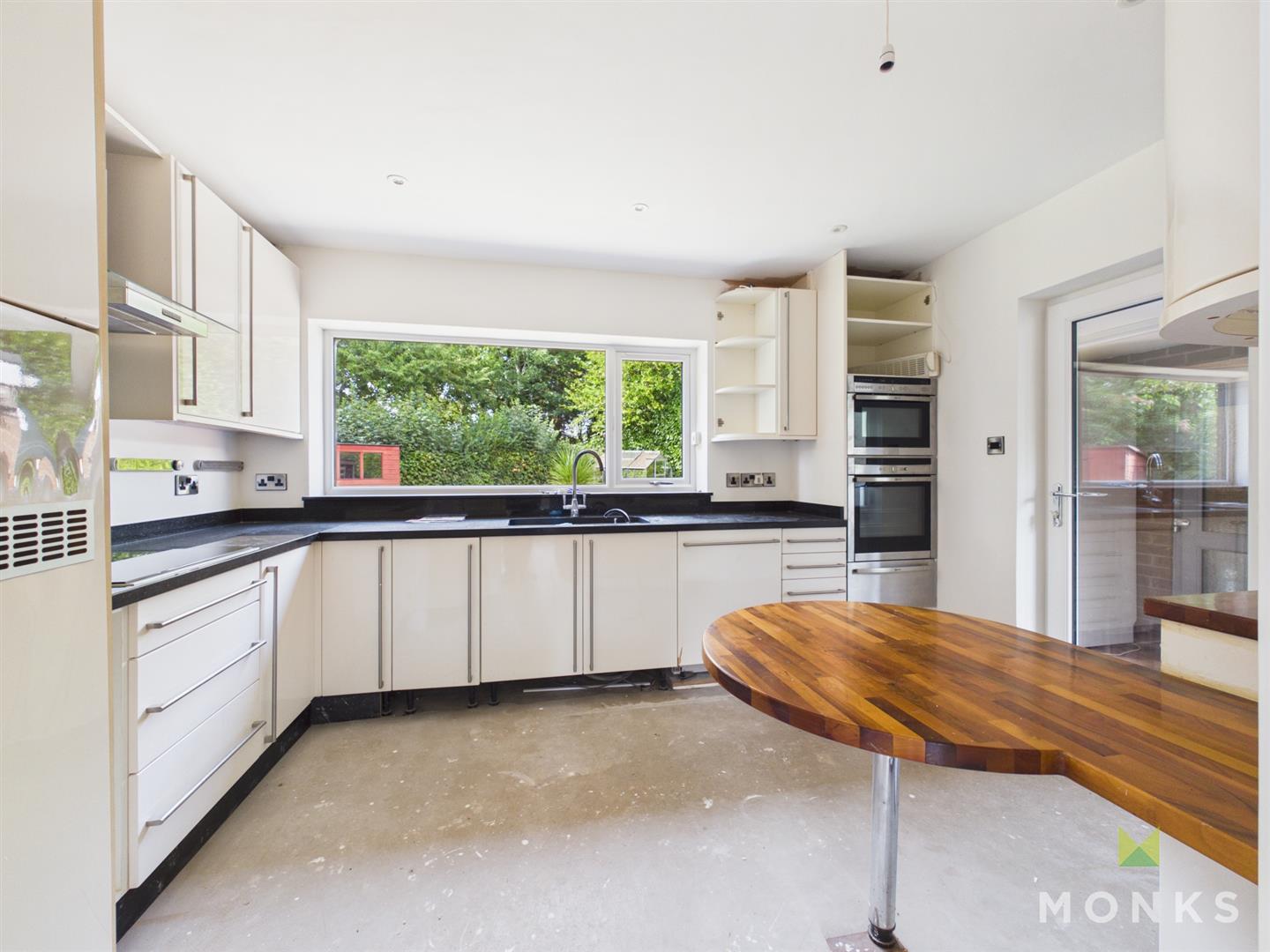 2 Stonehouse Drive, Oswestry, SY11 4HZ For Sale